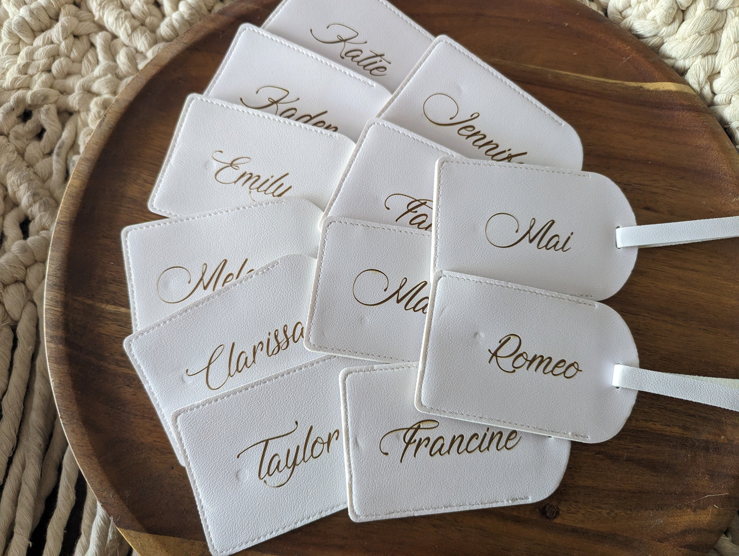 Escort Cards & Place Card Signs: Personalized Table Décor