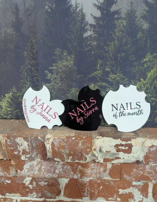 Personalized Nailfie Acrylic Round or Heart |Custom Logo Nail Tech Photo Prop | Nail Technician Custom Sign | Nail Hand Sign | Nail Disc Social Media